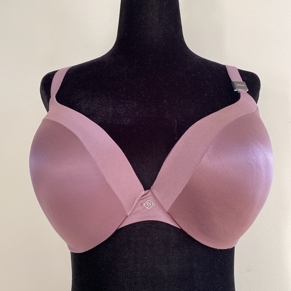 Victoria’s Secret push up underwire two tone bra - Picture 2 of 9